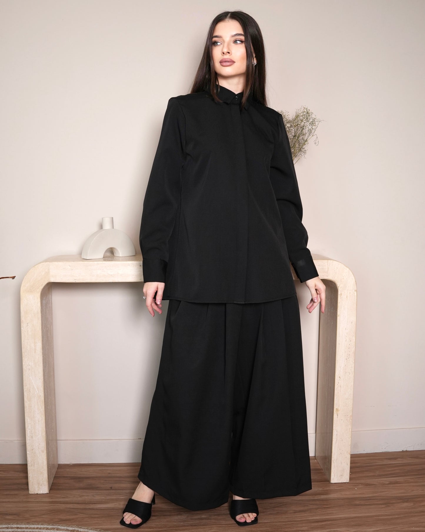 Ebon Elegance Set - Black with Pleated Back