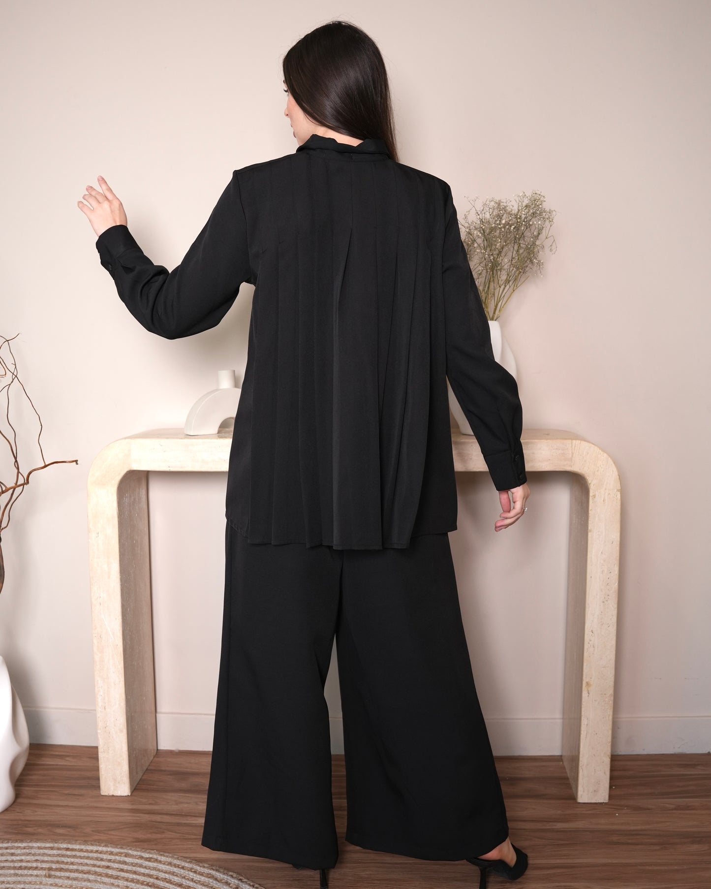 Ebon Elegance Set - Black with Pleated Back